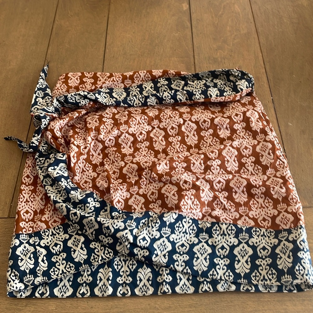 Zara gorgeous L skirt unfolds to fit with bow on side  terracota and blue colors